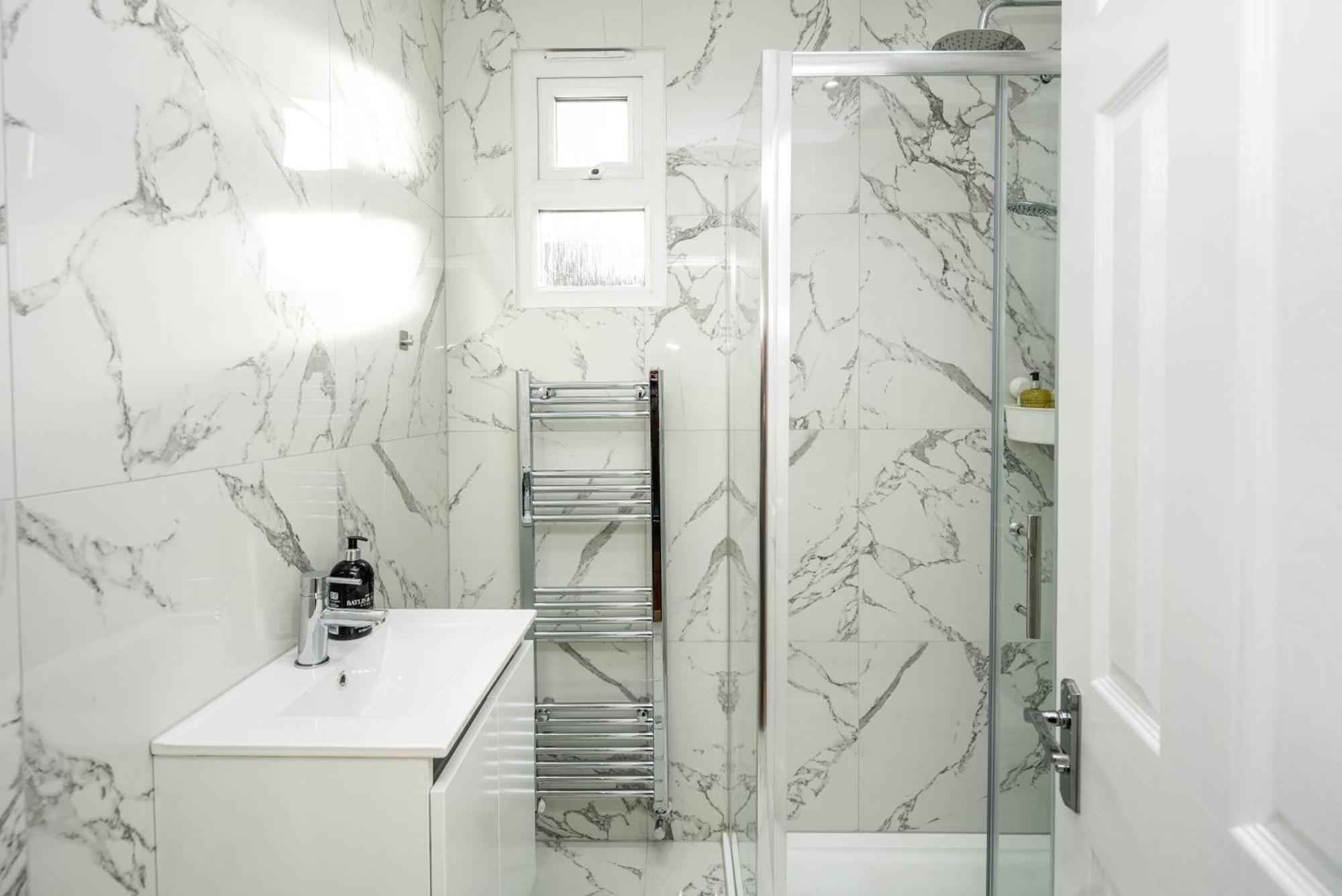 Kensington Muse Apartment Лондон Екстериор снимка