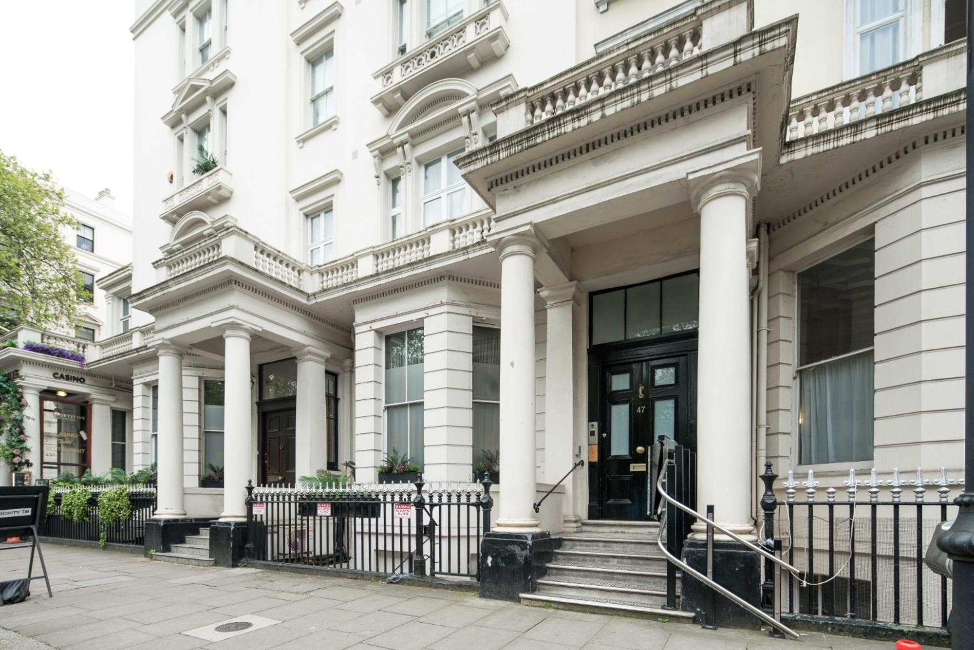 Kensington Muse Apartment Лондон Екстериор снимка